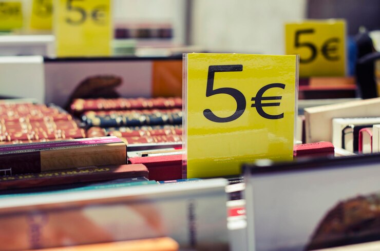 Foto close-up del prezzo dei libri in vendita