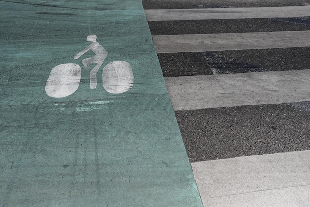 Close-up del simbolo della bicicletta sulla strada