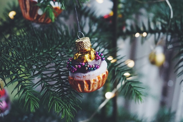 Close-up della decorazione natalizia sull'albero