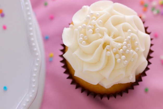 Close-up di cupcakes su torta.