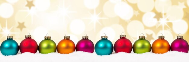 Close-up di luci natalizie multicolori