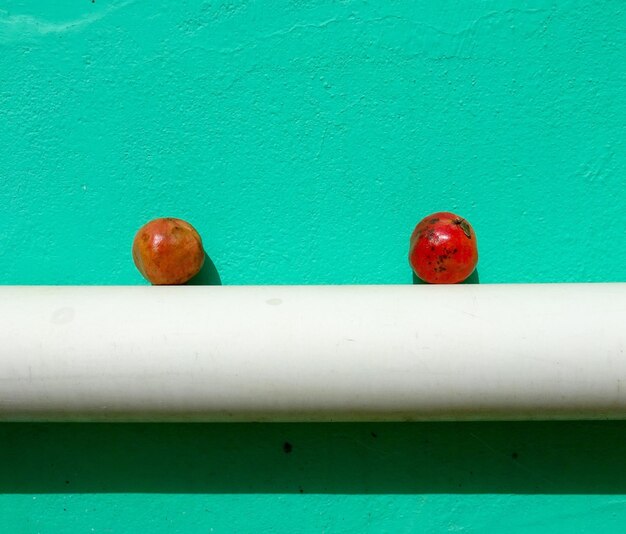 Close-up di mele sulla parete