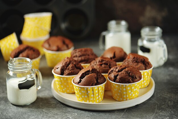 Close-up di muffin al cioccolato fatti in casa