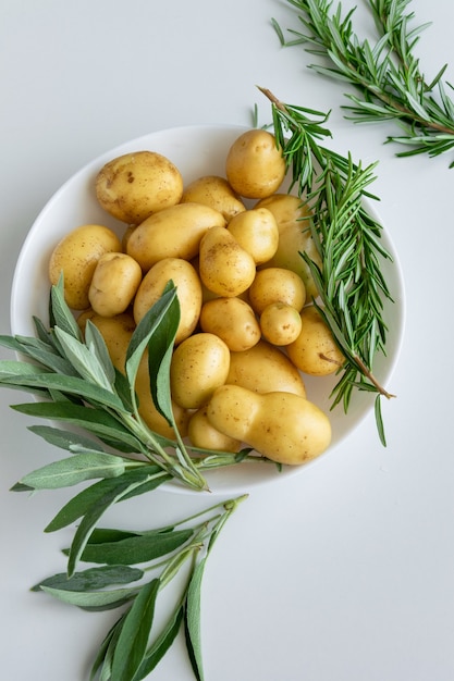 Close-up di patate fresche crude