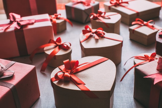 Close-up di scatole regalo rosse