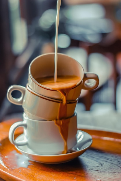 Close-up di tazze di caffè sul tavolo