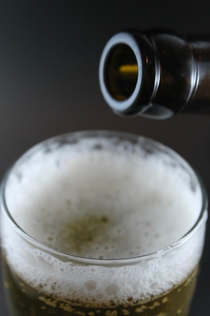 Close-up di un bicchiere di birra