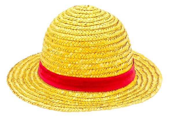 Close-up di un cappello di paglia su uno sfondo bianco
