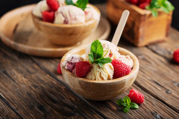 Close-up di un dessert in una ciotola sul tavolo