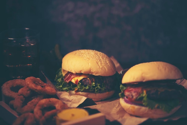 Close-up di un hamburger nel piatto