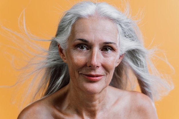 Close-up di una giovane donna