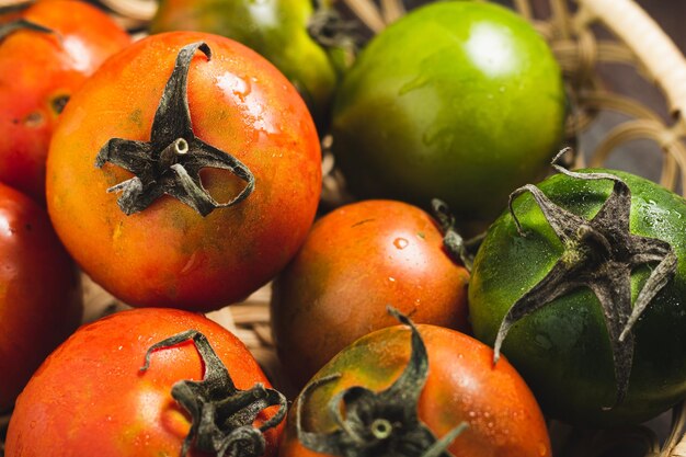 Close up di vari pomodori sfondo