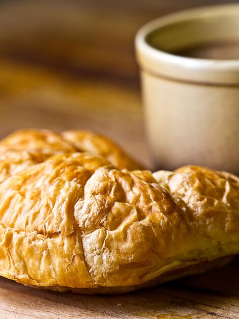 CloseUp di Fresh Croissant 4K Ultra HD Immagine di un delizioso pasto mattutino