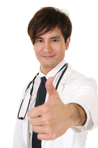 Closeup ritratto di medico di medicina asiatica su sfondo bianco in studio.