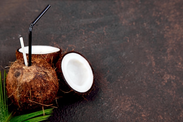 Cocktail al cocco. Bevanda per le vacanze estive