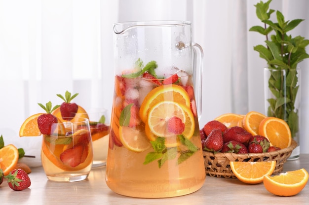 Cocktail di sangria estiva