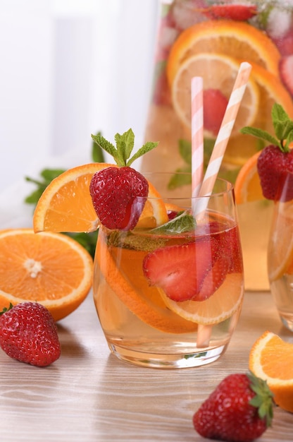 Cocktail di sangria estiva