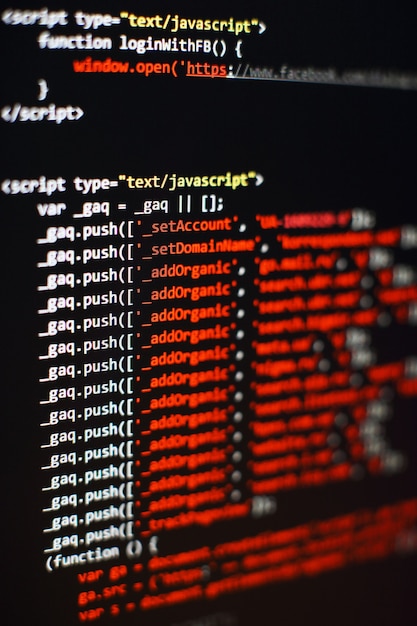 Codice di programmazione sviluppatore di software. Codice di script del computer astratto. Messa a fuoco selettiva