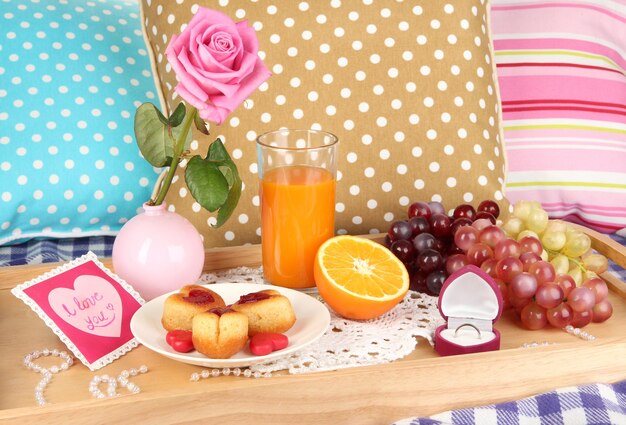 Colazione a letto il primo piano di San Valentino