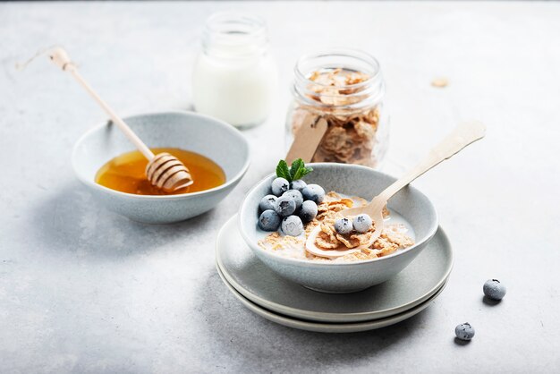 Colazione con corn flakes