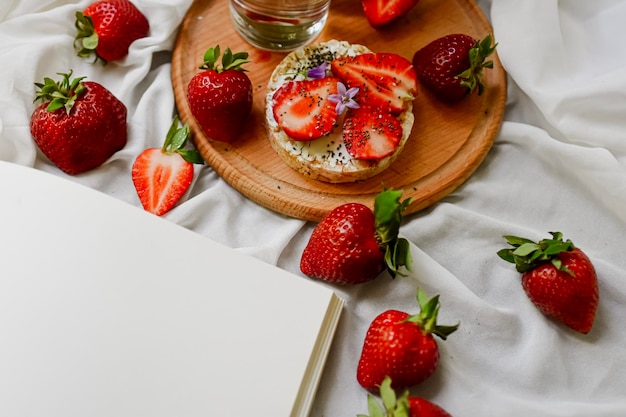 colazione con fragole