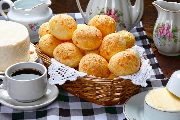 Colazione con pane al formaggio