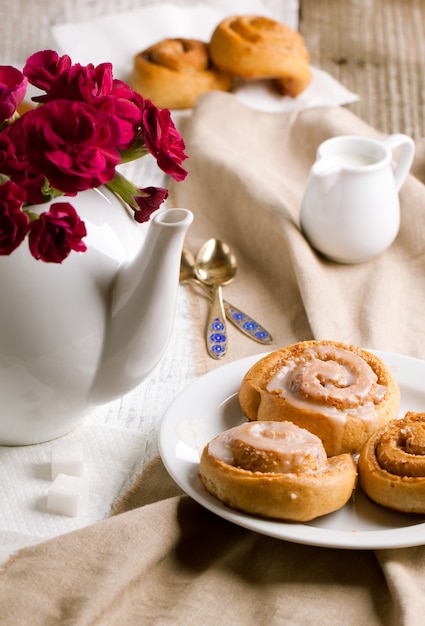 Colazione con panini alla cannella