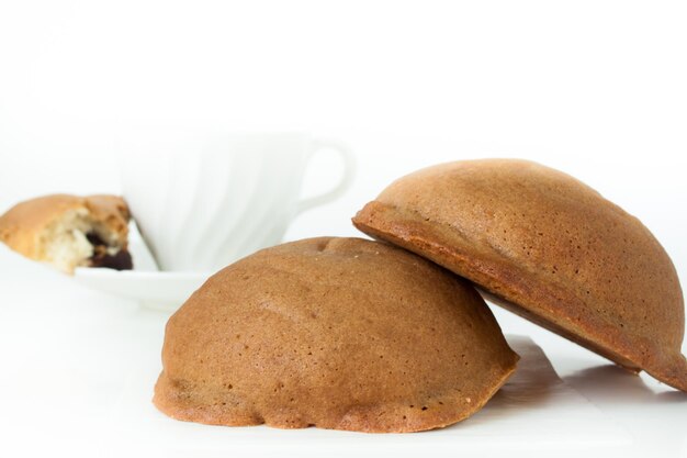 Colazione con panino roti gourmet e caffè.