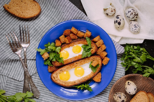 Colazione con uova di quaglia