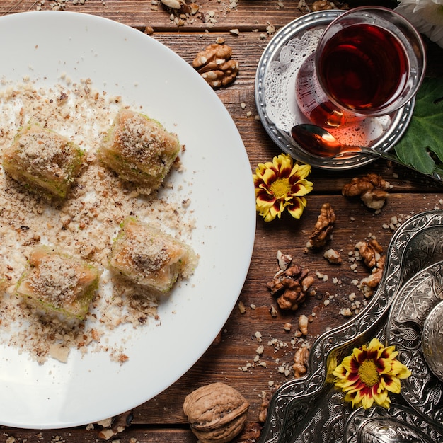 Colazione turca. Concetto di tè e dolce tradizionale