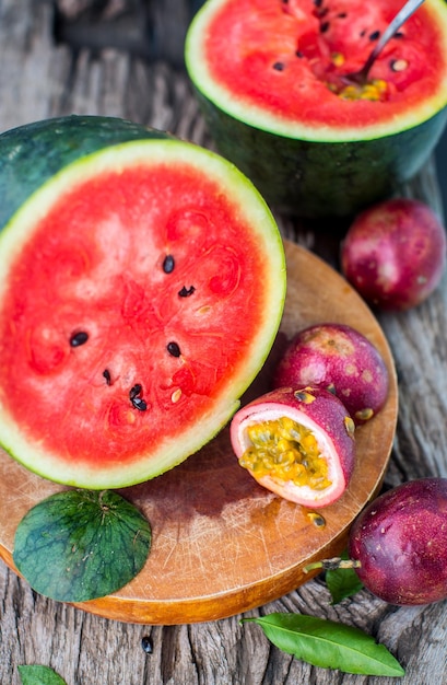 Colazione vegana Anguria con frutto della passione