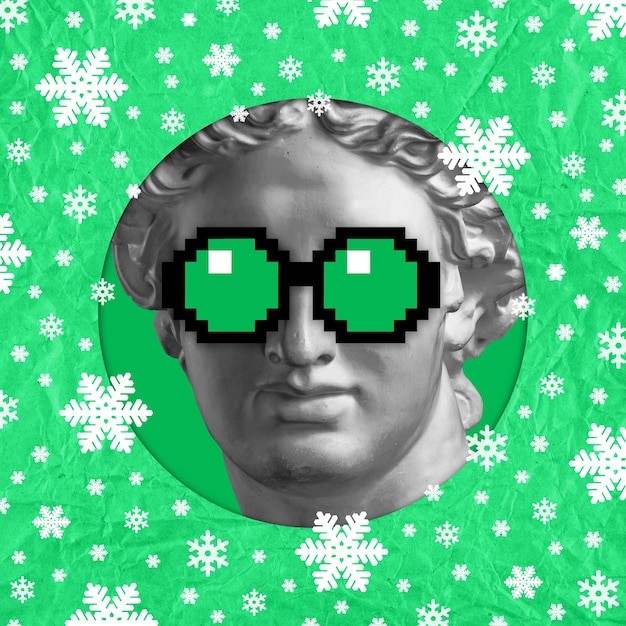 Collage natalizio con faccia di scultura antica in occhiali pixel immagine di Natale creativa con un