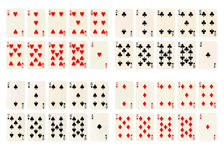 Collezione di carte isolata su uno sfondo bianco