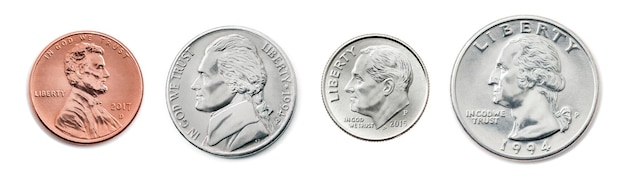 Collezione di monete americane negli stati uniti un mezzo quarto di dollaro e una moneta da 1 centesimo Un quarto di dime nickel penny le monete americane usate più comuni isolate su sfondo bianco con percorso di clip