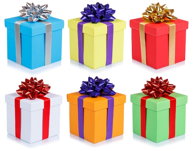 Collezione di regali di compleanno scatole di regali di Natale isolate su bianco