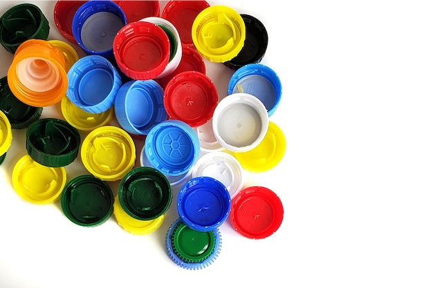 Collezione di tappi in plastica colorata