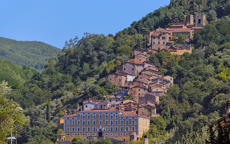 Foto collodi città di pinocchio pistoia toscana italia