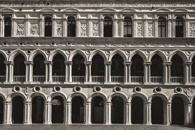 Colonne con archi a Palazzo Ducale o Palazzo Ducale a Venezia Italia Vintage