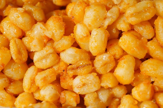 Colpo di dettaglio di riso bulgur su un piatto