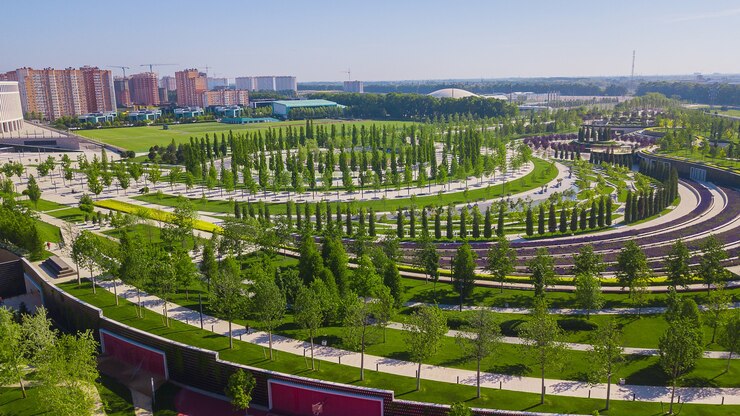 Colpo di vista aerea del parco della città a Krasnodar, Russia