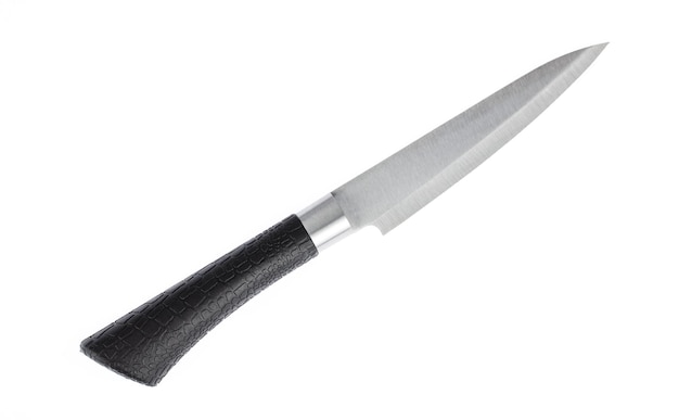 coltelli da cucina in acciaio isolati su sfondo bianco