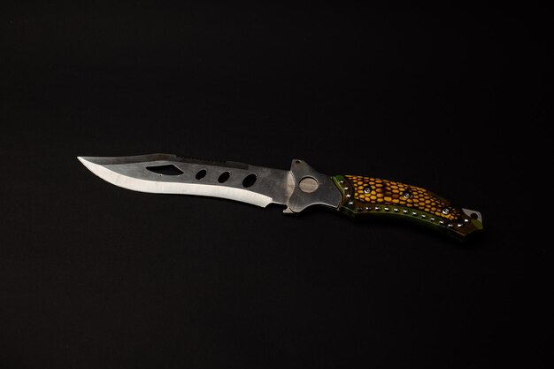 Coltello affilato militare in metallo