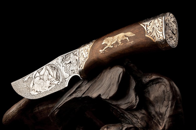 Coltello da caccia ornamentale