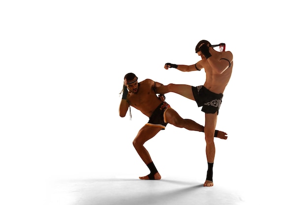 Combattenti di boxe muay thai thai