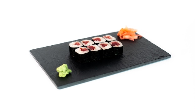 Comida japonesa suhi de maki de atun