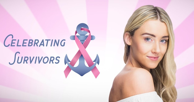Composizione del logo dell'ancora del nastro rosa e del testo del cancro al seno, con una giovane donna sorridente