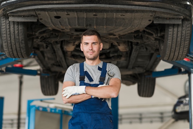 Composizione di meccanica dell&#39;automobile moderna