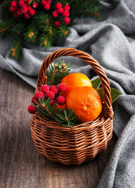 Composizione di Natale con mandarini