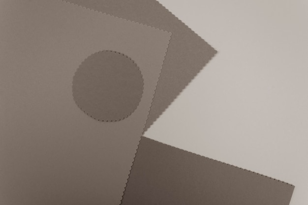 Composizione geometrica astratta di carta beige