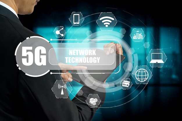 Comunicazione avanzata e connessione alla rete Internet globale nella città intelligente